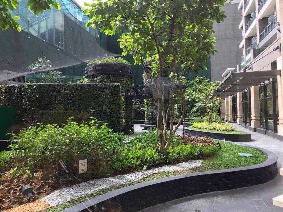 54f Gramercy Wifi Netflix Free Use Of Gym Pool Sauna Apartment *