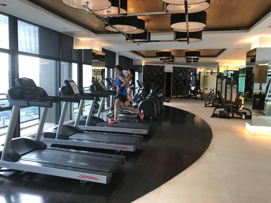 54f Gramercy Wifi Netflix Free Use Of Gym Pool Sauna